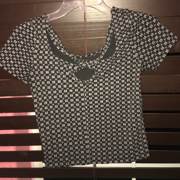 Crop top white and black - Picture 1 of 2